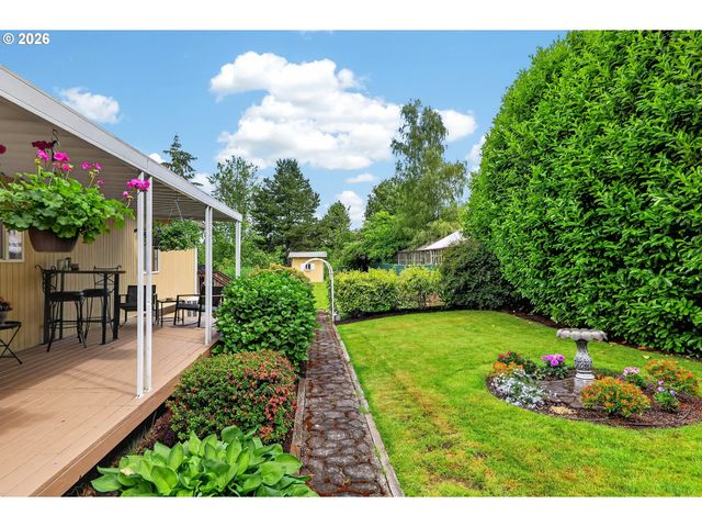 5833 Sw GARDEN HOME Rd, Portland, OR 97219
