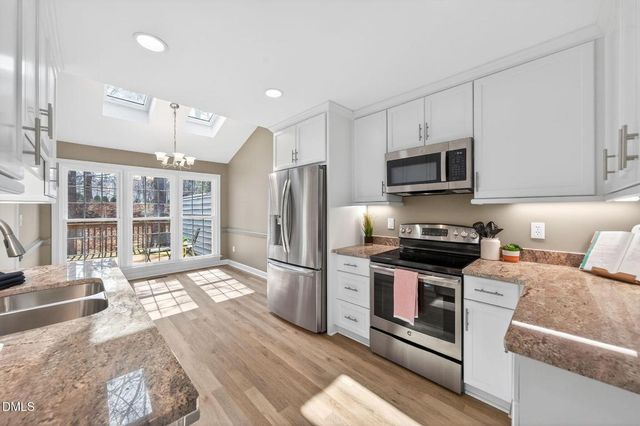 119 Heatherwood Drive, Apex, NC 27502