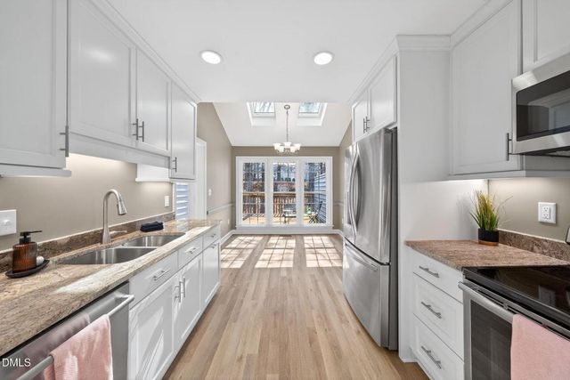 119 Heatherwood Drive, Apex, NC 27502