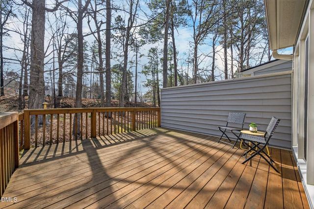 119 Heatherwood Drive, Apex, NC 27502