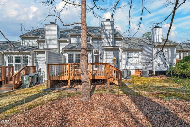 119 Heatherwood Drive, Apex, NC 27502