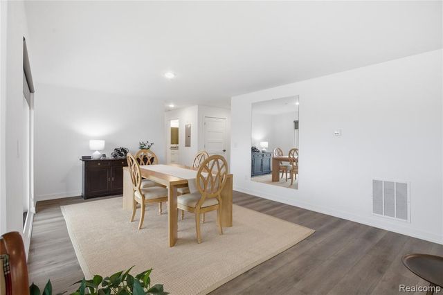 166 Oak Street 401, Wyandotte, MI 48192