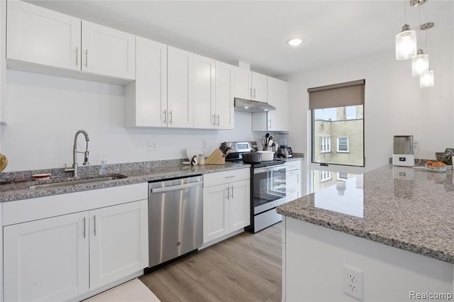 166 Oak Street 401, Wyandotte, MI 48192