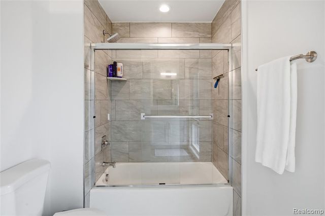 166 Oak Street 401, Wyandotte, MI 48192