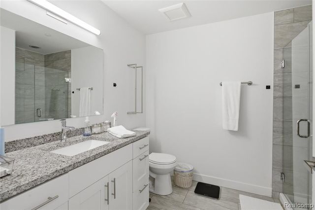 166 Oak Street 401, Wyandotte, MI 48192