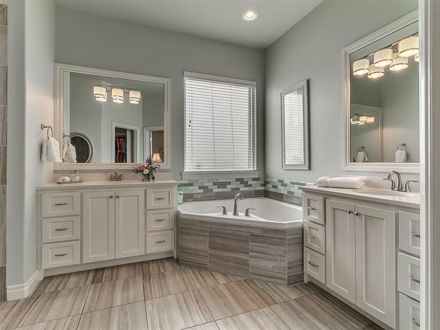 3024 Fallbrook Avenue, Edmond, OK 73012