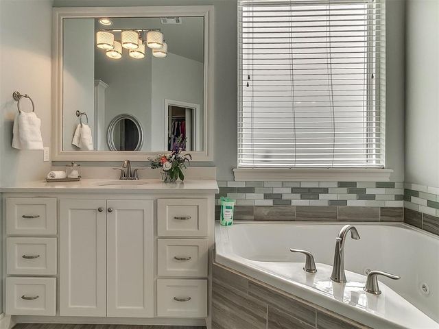 3024 Fallbrook Avenue, Edmond, OK 73012
