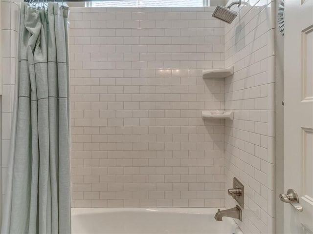 3024 Fallbrook Avenue, Edmond, OK 73012