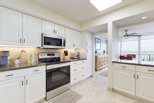 124 Lakeshore Drive 4280, North Palm Beach, FL 33408