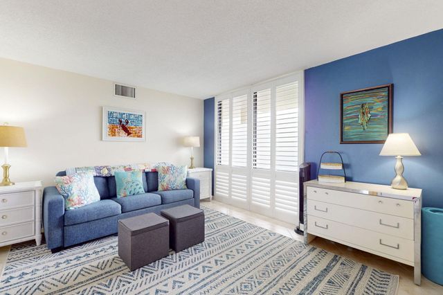 124 Lakeshore Drive 4280, North Palm Beach, FL 33408