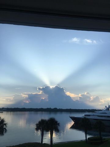 124 Lakeshore Drive 4280, North Palm Beach, FL 33408