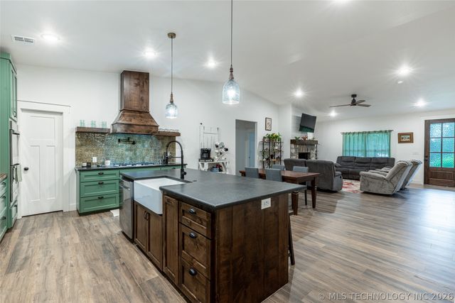 16235 S 4170 Road, Claremore, OK 74017