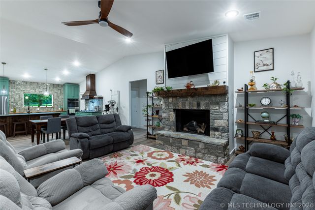 16235 S 4170 Road, Claremore, OK 74017