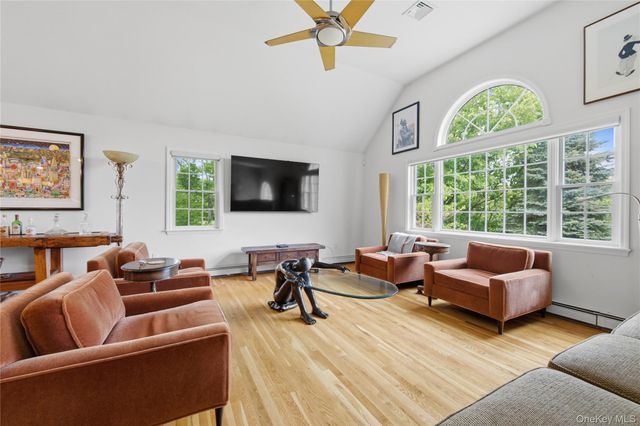17 James Court, Mahopac, NY 10541