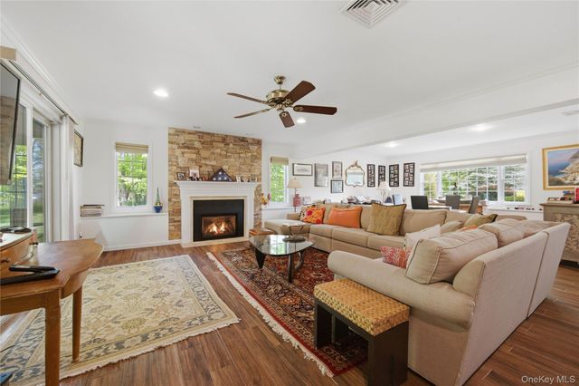 17 James Court, Mahopac, NY 10541