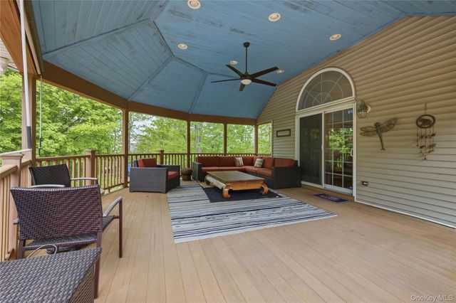 17 James Court, Mahopac, NY 10541