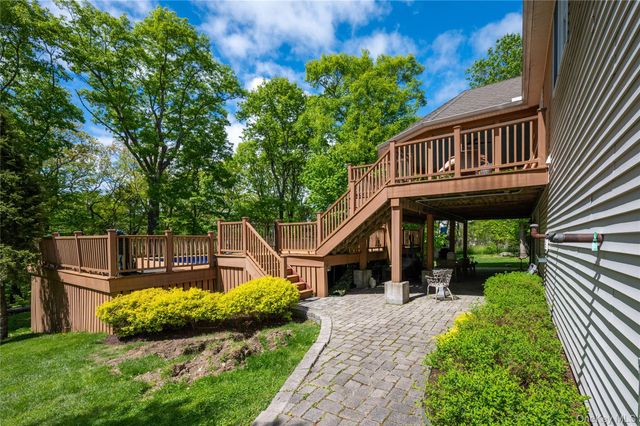 17 James Court, Mahopac, NY 10541