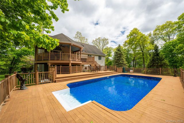 17 James Court, Mahopac, NY 10541