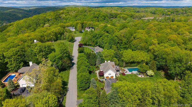 17 James Court, Mahopac, NY 10541