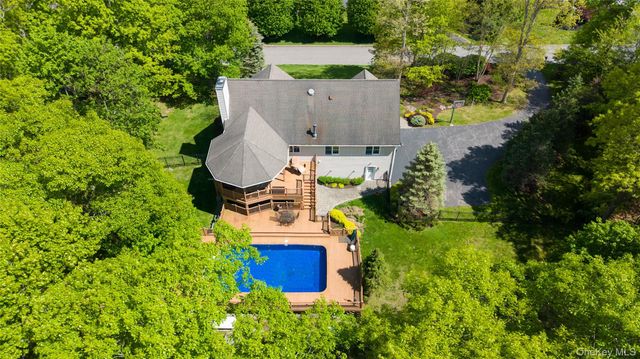 17 James Court, Mahopac, NY 10541
