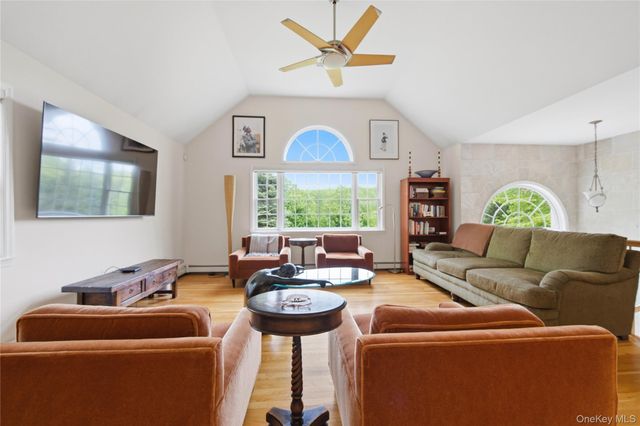 17 James Court, Mahopac, NY 10541