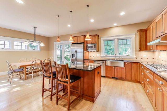 500 North Avenue, Barrington, IL 60010