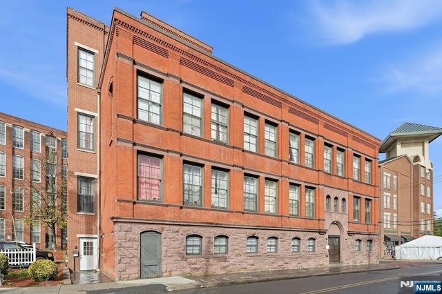 19 Market 205, Paterson, NJ 07501