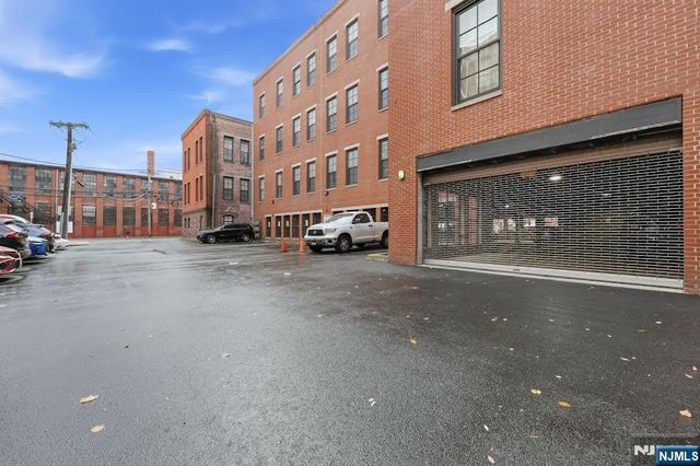 19 Market 205, Paterson, NJ 07501