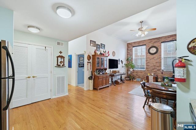 19 Market 205, Paterson, NJ 07501