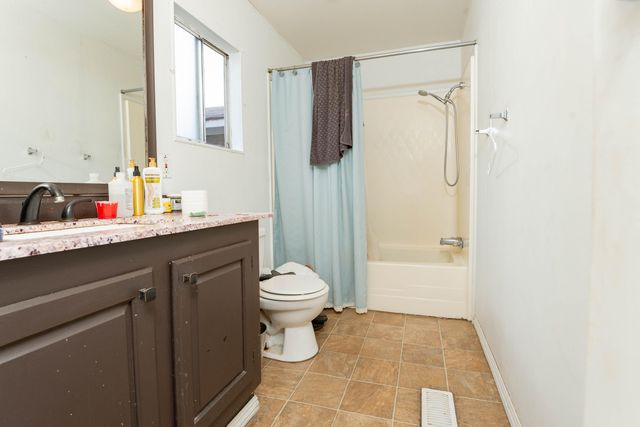 900 E Rankin Road 119, Tulare, CA 93274