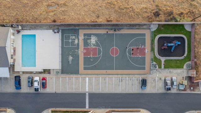 900 E Rankin Road 119, Tulare, CA 93274