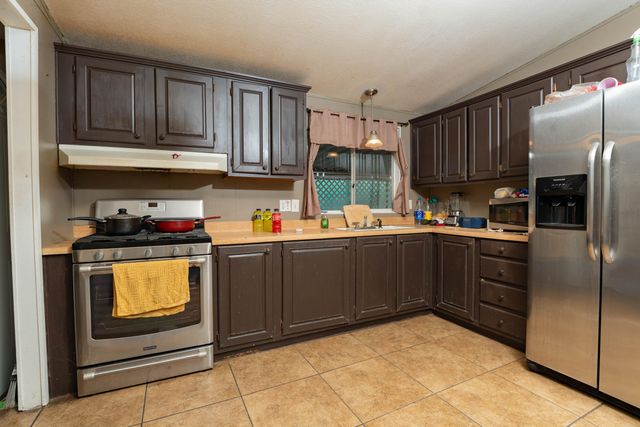 900 E Rankin Road 119, Tulare, CA 93274