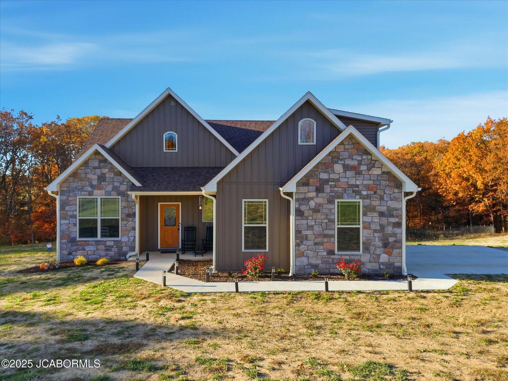 18925 S ROUTE A, Hartsburg, MO 65039