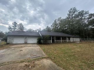 200 Hawthorne Drive, Kountze, TX 77625