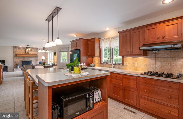 19 SOKOL DR, Kutztown, PA 19530