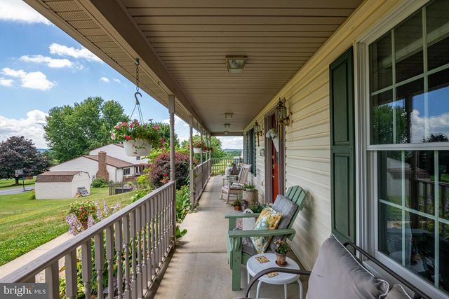 19 SOKOL DR, Kutztown, PA 19530