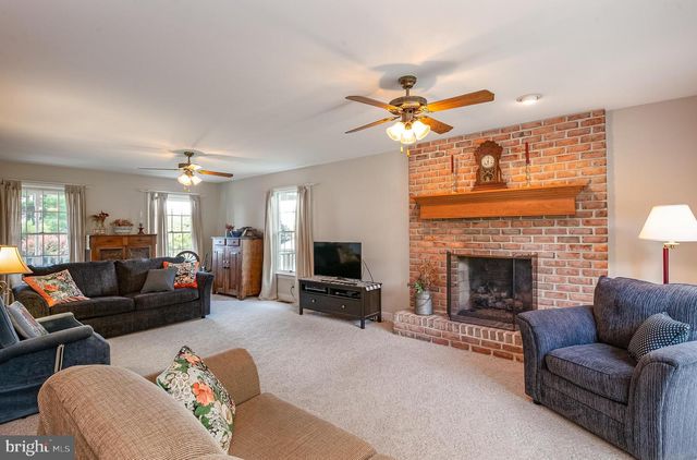 19 SOKOL DR, Kutztown, PA 19530