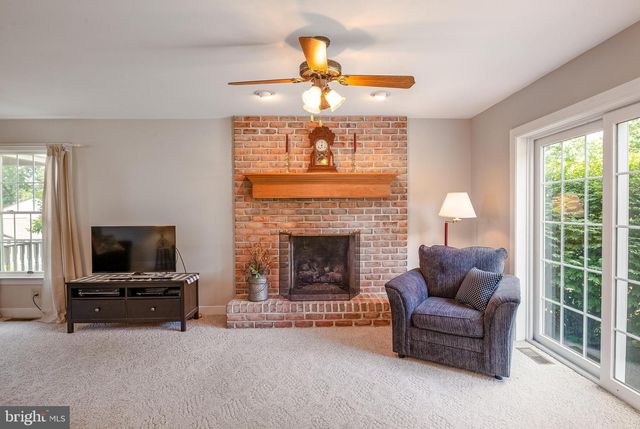 19 SOKOL DR, Kutztown, PA 19530