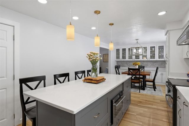 2400 Mill Grove Rd, Upper St Clair, PA 15241