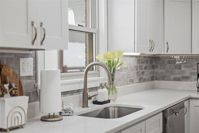 2400 Mill Grove Rd, Upper St Clair, PA 15241