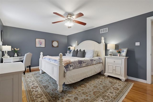 2400 Mill Grove Rd, Upper St Clair, PA 15241