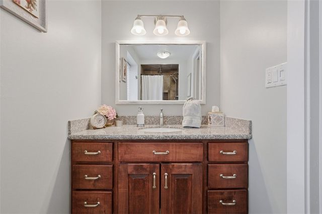 2400 Mill Grove Rd, Upper St Clair, PA 15241