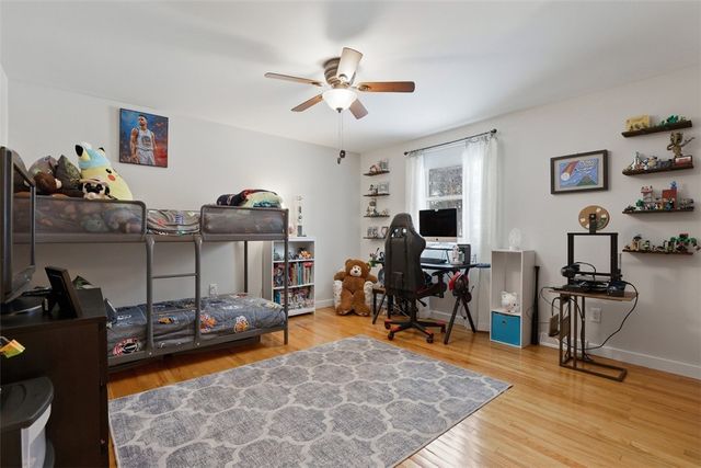 2400 Mill Grove Rd, Upper St Clair, PA 15241