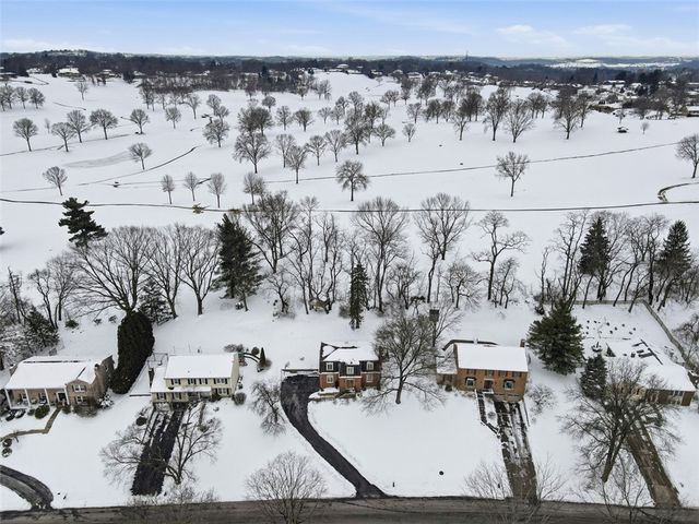 2400 Mill Grove Rd, Upper St Clair, PA 15241