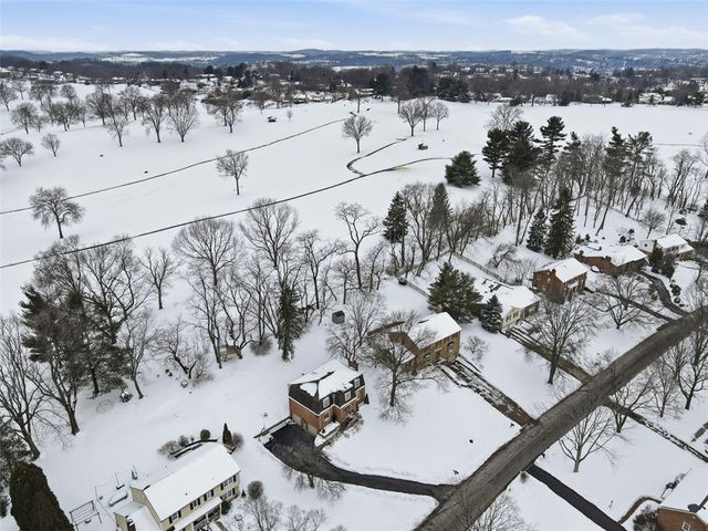 2400 Mill Grove Rd, Upper St Clair, PA 15241