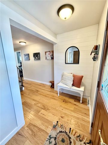 2400 Mill Grove Rd, Upper St Clair, PA 15241