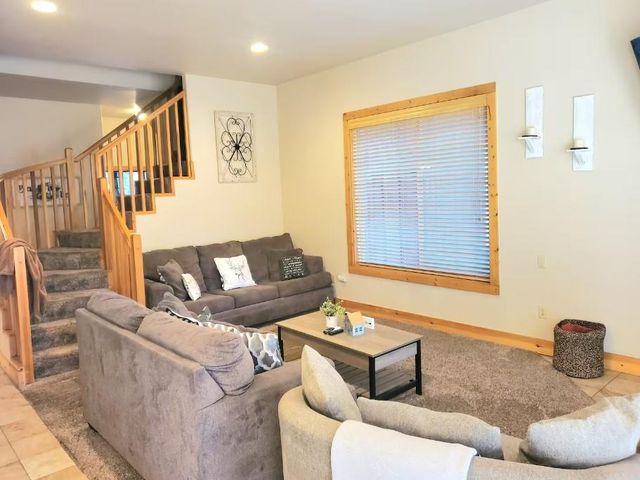 40836 Village Pass Lane, Shaver Lake, CA 93664