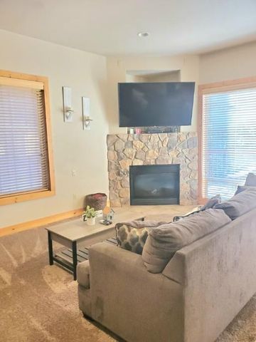 40836 Village Pass Lane, Shaver Lake, CA 93664