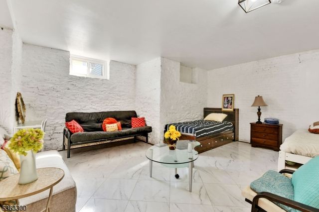 53 S Maple Ave, East Orange City, NJ 07018