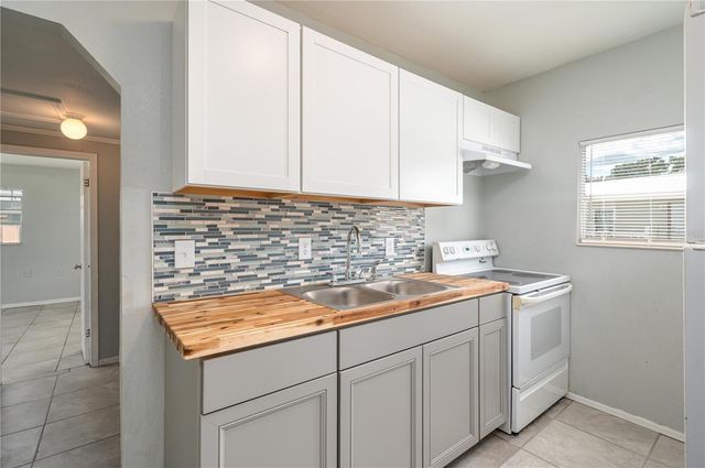 520 W JACKSON AVENUE, Lake Wales, FL 33853